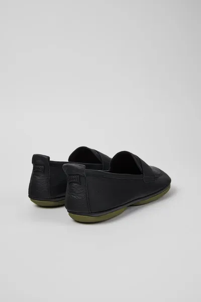 Right Black Ballerinas for Women - Autumn / Winter collection - Image 2